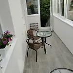 Apartment Center Fresh Warna